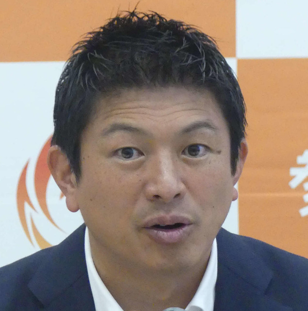 神谷宗幣氏の正面の画像