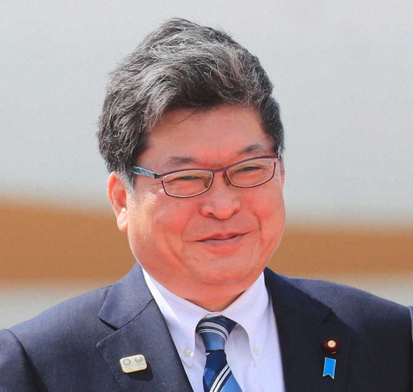 萩生田光一氏の顔写真